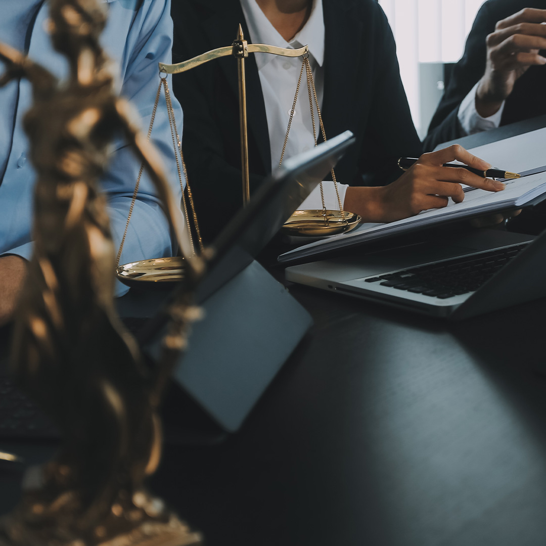 Dwaj mężczyźni na spotkaniu biznesowym